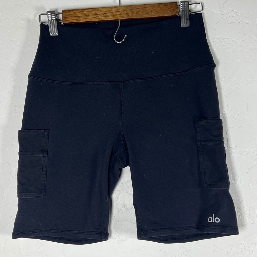 Alo Yoga High-Waist Cargo Biker Shorts Black W7142R Size medium